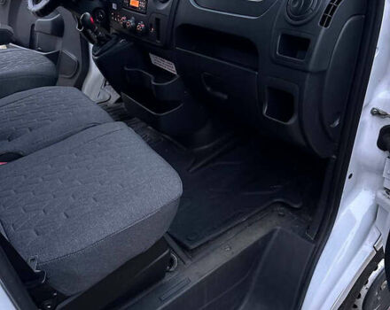 Белый Рено Мастер, объемом двигателя 2.3 л и пробегом 450 тыс. км за 26500 $, фото 21 на Automoto.ua