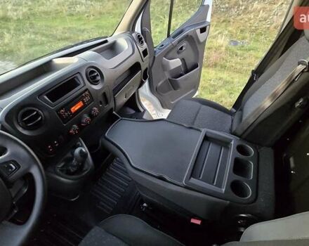 Белый Рено Мастер, объемом двигателя 2.3 л и пробегом 189 тыс. км за 19500 $, фото 16 на Automoto.ua