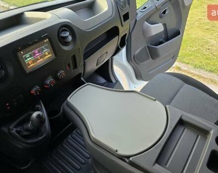 Белый Рено Мастер, объемом двигателя 2.3 л и пробегом 178 тыс. км за 21700 $, фото 24 на Automoto.ua