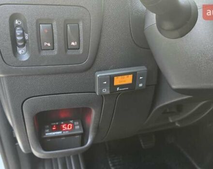 Белый Рено Мастер, объемом двигателя 2.3 л и пробегом 178 тыс. км за 21700 $, фото 17 на Automoto.ua