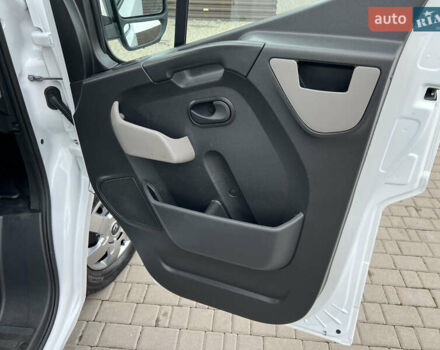 Белый Рено Мастер, объемом двигателя 2.3 л и пробегом 300 тыс. км за 20700 $, фото 40 на Automoto.ua