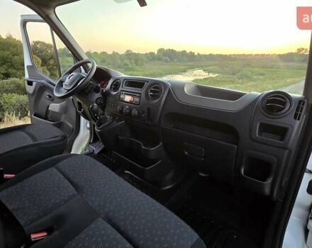 Белый Рено Мастер, объемом двигателя 2.3 л и пробегом 189 тыс. км за 19500 $, фото 24 на Automoto.ua