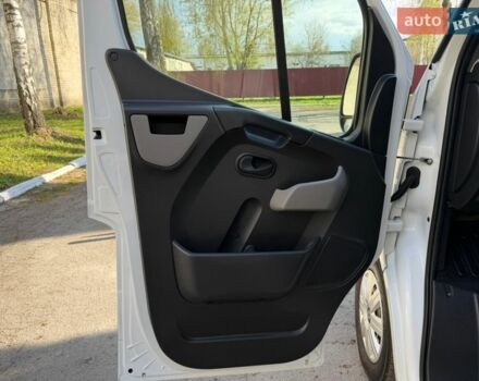 Белый Рено Мастер, объемом двигателя 2.3 л и пробегом 333 тыс. км за 18100 $, фото 35 на Automoto.ua