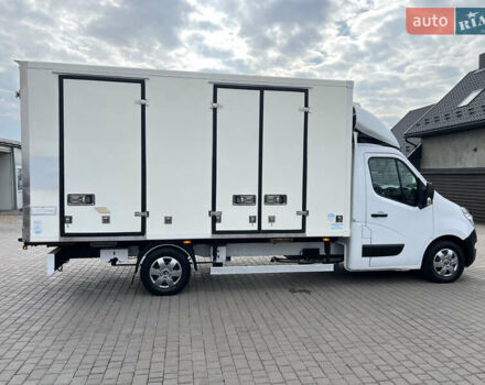 Белый Рено Мастер, объемом двигателя 2.3 л и пробегом 300 тыс. км за 20700 $, фото 5 на Automoto.ua