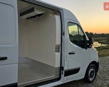 Белый Рено Мастер, объемом двигателя 2.3 л и пробегом 189 тыс. км за 19500 $, фото 2 на Automoto.ua