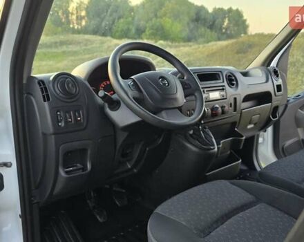 Белый Рено Мастер, объемом двигателя 2.3 л и пробегом 189 тыс. км за 19500 $, фото 14 на Automoto.ua