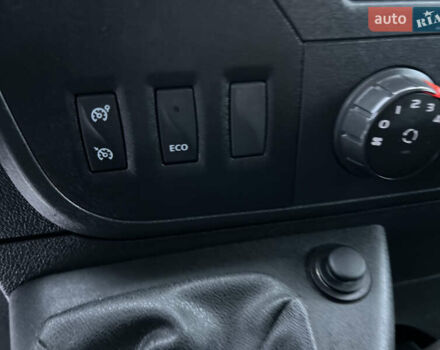 Белый Рено Мастер, объемом двигателя 2.3 л и пробегом 186 тыс. км за 17350 $, фото 38 на Automoto.ua