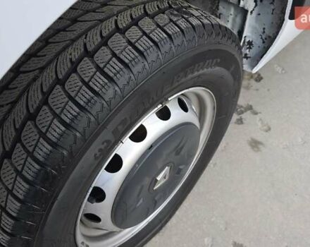 Белый Рено Мастер, объемом двигателя 2.3 л и пробегом 178 тыс. км за 19500 $, фото 6 на Automoto.ua