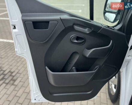 Белый Рено Мастер, объемом двигателя 2.3 л и пробегом 260 тыс. км за 19500 $, фото 30 на Automoto.ua