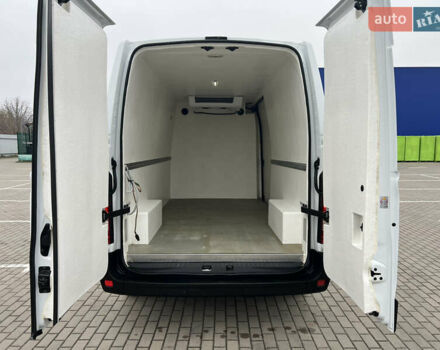 Белый Рено Мастер, объемом двигателя 2.3 л и пробегом 260 тыс. км за 19500 $, фото 21 на Automoto.ua