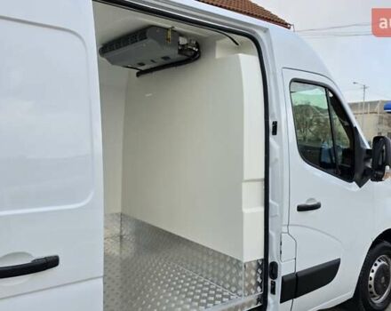 Белый Рено Мастер, объемом двигателя 2.3 л и пробегом 178 тыс. км за 19500 $, фото 2 на Automoto.ua