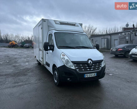 Белый Рено Мастер, объемом двигателя 2.3 л и пробегом 239 тыс. км за 21900 $, фото 1 на Automoto.ua