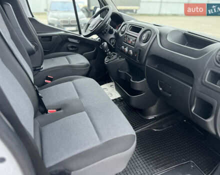 Белый Рено Мастер, объемом двигателя 2.3 л и пробегом 260 тыс. км за 19500 $, фото 29 на Automoto.ua