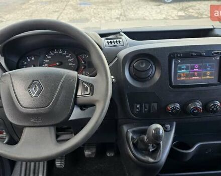 Белый Рено Мастер, объемом двигателя 2.3 л и пробегом 178 тыс. км за 19500 $, фото 13 на Automoto.ua