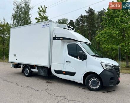 Белый Рено Мастер, объемом двигателя 2.3 л и пробегом 330 тыс. км за 26999 $, фото 1 на Automoto.ua