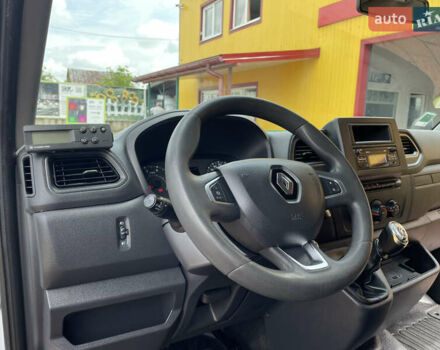 Белый Рено Мастер, объемом двигателя 2.3 л и пробегом 295 тыс. км за 27500 $, фото 40 на Automoto.ua