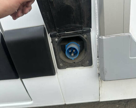 Білий Рено Мастєр, об'ємом двигуна 2.3 л та пробігом 194 тис. км за 22399 $, фото 16 на Automoto.ua