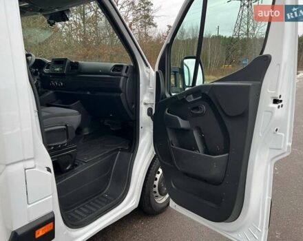 Белый Рено Мастер, объемом двигателя 2.3 л и пробегом 317 тыс. км за 25999 $, фото 52 на Automoto.ua