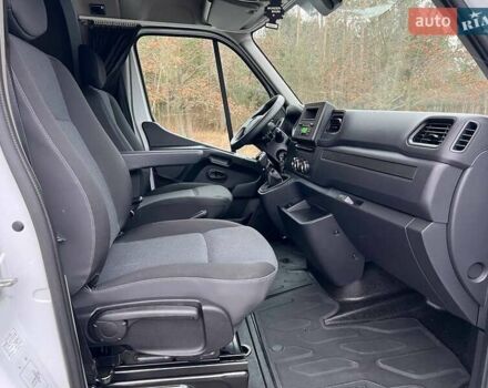 Белый Рено Мастер, объемом двигателя 2.3 л и пробегом 317 тыс. км за 25999 $, фото 57 на Automoto.ua