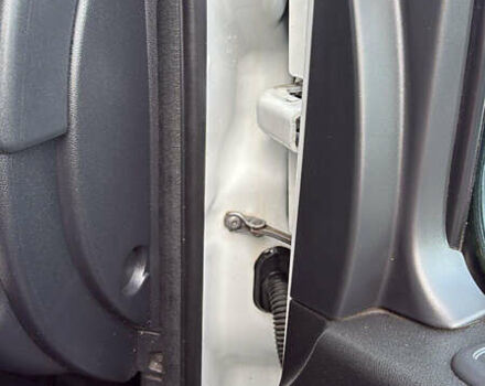 Белый Рено Мастер, объемом двигателя 2.3 л и пробегом 278 тыс. км за 21500 $, фото 17 на Automoto.ua