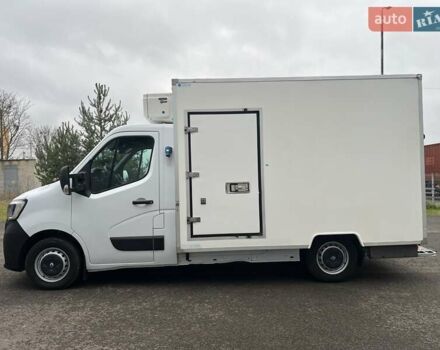 Белый Рено Мастер, объемом двигателя 2.3 л и пробегом 215 тыс. км за 19900 $, фото 2 на Automoto.ua