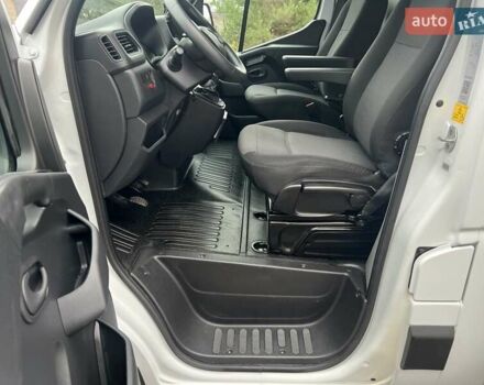 Білий Рено Мастєр, об'ємом двигуна 2.3 л та пробігом 215 тис. км за 19900 $, фото 14 на Automoto.ua