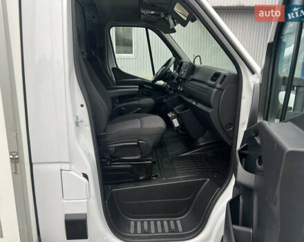 Белый Рено Мастер, объемом двигателя 2.3 л и пробегом 215 тыс. км за 19900 $, фото 19 на Automoto.ua