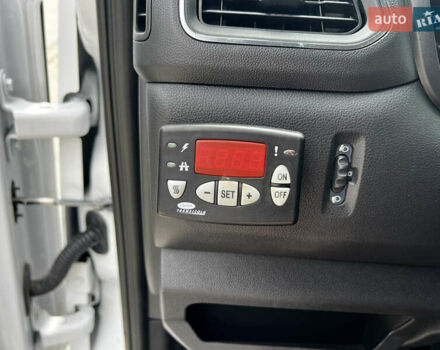 Белый Рено Мастер, объемом двигателя 2.3 л и пробегом 220 тыс. км за 22300 $, фото 36 на Automoto.ua