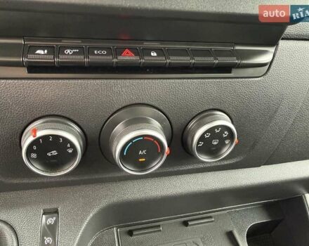 Белый Рено Мастер, объемом двигателя 2.3 л и пробегом 280 тыс. км за 27700 $, фото 39 на Automoto.ua