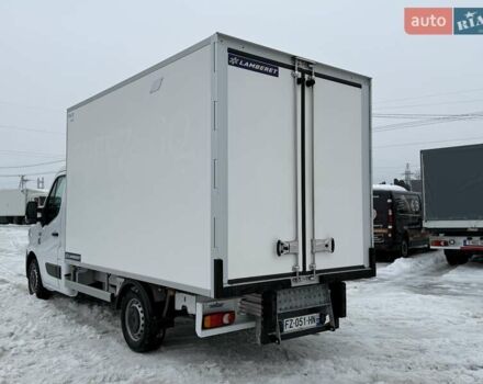 Белый Рено Мастер, объемом двигателя 2.3 л и пробегом 280 тыс. км за 27700 $, фото 5 на Automoto.ua