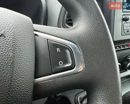 Белый Рено Мастер, объемом двигателя 2.3 л и пробегом 317 тыс. км за 25999 $, фото 39 на Automoto.ua