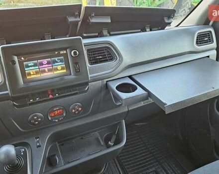 Белый Рено Мастер, объемом двигателя 2.3 л и пробегом 239 тыс. км за 24700 $, фото 27 на Automoto.ua