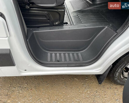 Белый Рено Мастер, объемом двигателя 2.3 л и пробегом 194 тыс. км за 29750 $, фото 40 на Automoto.ua