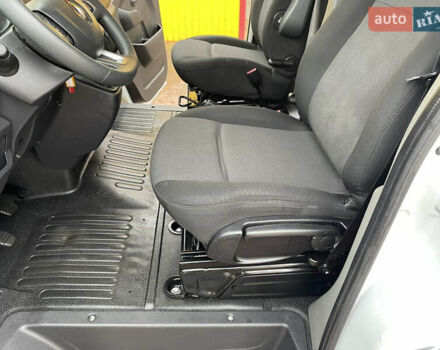 Белый Рено Мастер, объемом двигателя 2.3 л и пробегом 184 тыс. км за 29700 $, фото 45 на Automoto.ua