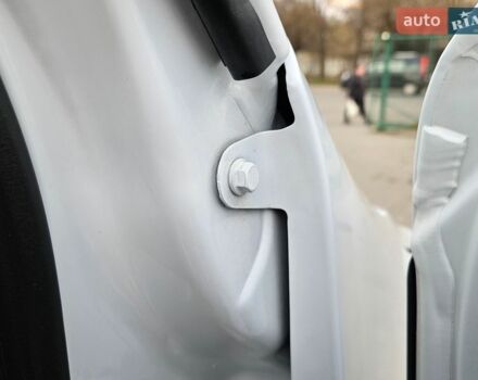 Белый Рено Мастер, объемом двигателя 2.3 л и пробегом 233 тыс. км за 25300 $, фото 55 на Automoto.ua