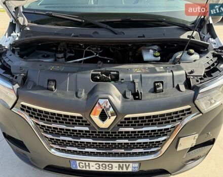 Белый Рено Мастер, объемом двигателя 2.3 л и пробегом 180 тыс. км за 25500 $, фото 4 на Automoto.ua