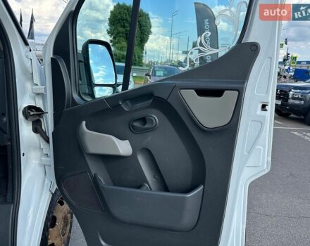 Белый Рено Мастер, объемом двигателя 2.3 л и пробегом 160 тыс. км за 12500 $, фото 17 на Automoto.ua