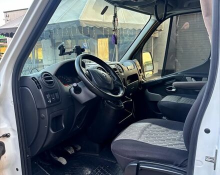 Белый Рено Мастер, объемом двигателя 2.3 л и пробегом 815 тыс. км за 11800 $, фото 9 на Automoto.ua