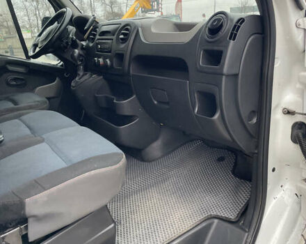 Белый Рено Мастер, объемом двигателя 2.3 л и пробегом 519 тыс. км за 12399 $, фото 14 на Automoto.ua