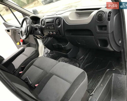 Белый Рено Мастер, объемом двигателя 2.3 л и пробегом 275 тыс. км за 14500 $, фото 33 на Automoto.ua