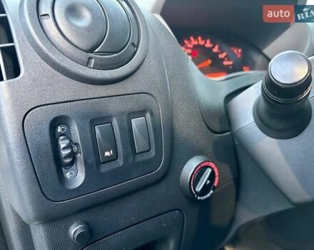 Білий Рено Мастєр, об'ємом двигуна 2.3 л та пробігом 258 тис. км за 11399 $, фото 8 на Automoto.ua