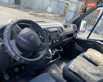 Белый Рено Мастер, объемом двигателя 2.3 л и пробегом 330 тыс. км за 13800 $, фото 3 на Automoto.ua