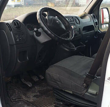 Белый Рено Мастер, объемом двигателя 2.3 л и пробегом 620 тыс. км за 12000 $, фото 6 на Automoto.ua