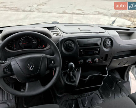 Белый Рено Мастер, объемом двигателя 2.3 л и пробегом 275 тыс. км за 14500 $, фото 28 на Automoto.ua