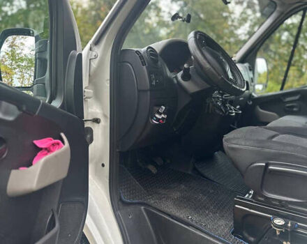 Белый Рено Мастер, объемом двигателя 2.3 л и пробегом 387 тыс. км за 13600 $, фото 9 на Automoto.ua