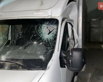 Білий Рено Мастєр, об'ємом двигуна 2.3 л та пробігом 450 тис. км за 12800 $, фото 1 на Automoto.ua