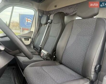 Белый Рено Мастер, объемом двигателя 2.3 л и пробегом 323 тыс. км за 16200 $, фото 3 на Automoto.ua