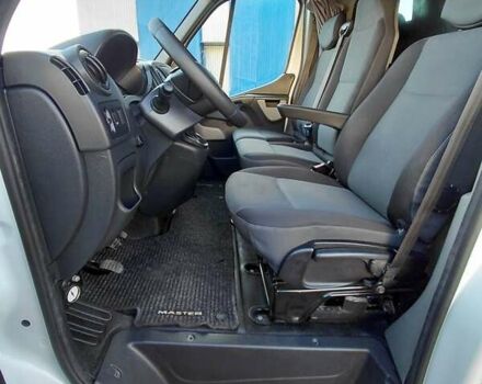 Белый Рено Мастер, объемом двигателя 2.3 л и пробегом 421 тыс. км за 15300 $, фото 18 на Automoto.ua