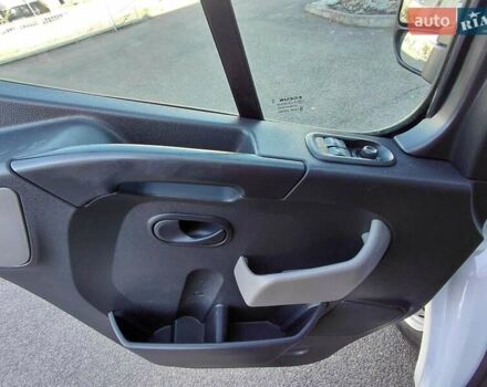 Білий Рено Мастєр, об'ємом двигуна 2.3 л та пробігом 500 тис. км за 16550 $, фото 26 на Automoto.ua