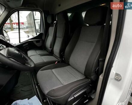 Белый Рено Мастер, объемом двигателя 2.3 л и пробегом 249 тыс. км за 26999 $, фото 25 на Automoto.ua